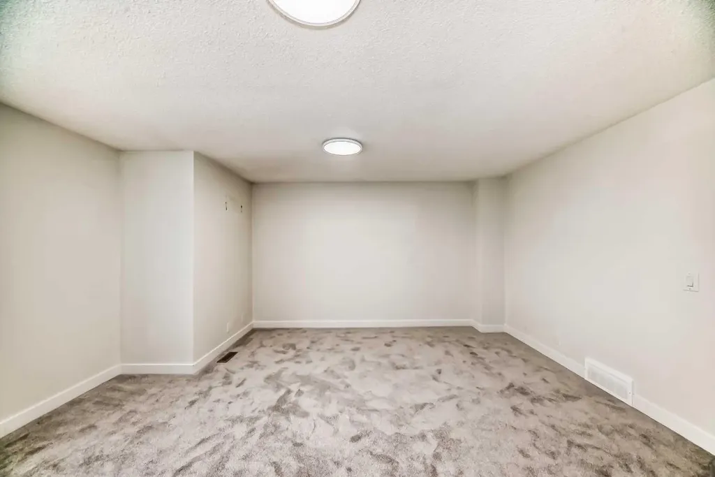 1515 Falconridge Drive NE Calgary AB T3J 1J8