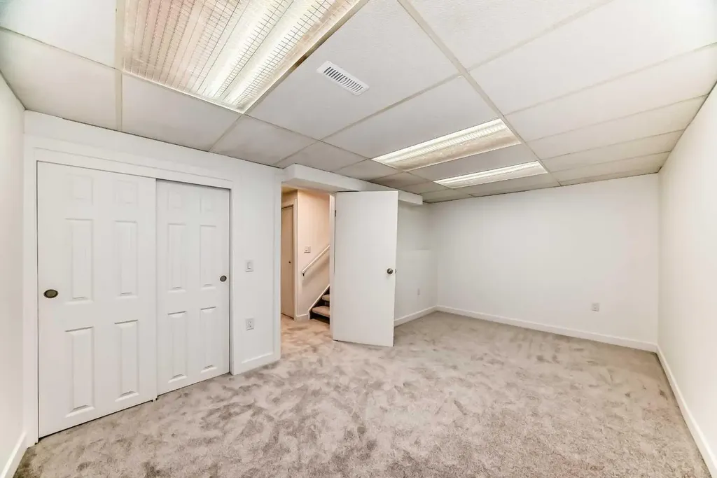 1515 Falconridge Drive NE Calgary AB T3J 1J8