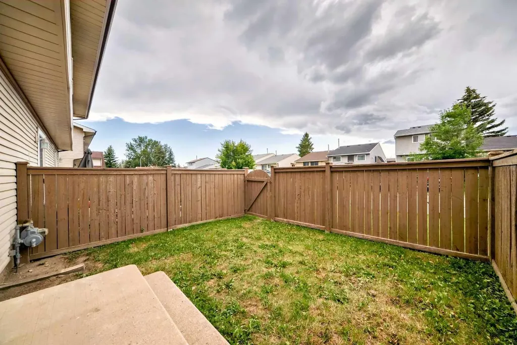1515 Falconridge Drive NE Calgary AB T3J 1J8