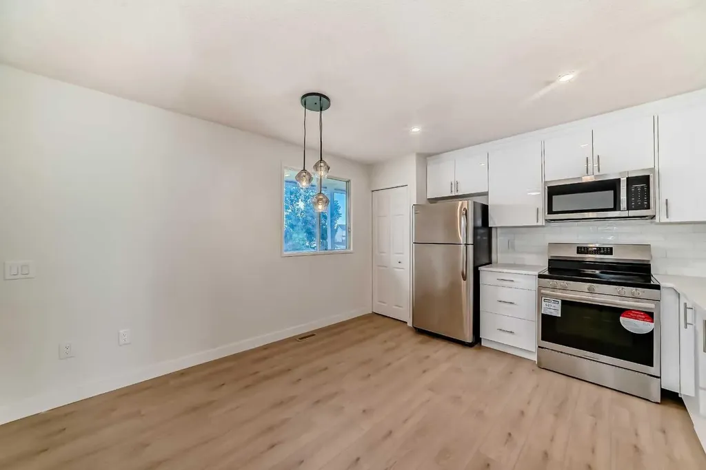 1515 Falconridge Drive NE Calgary AB T3J 1J8