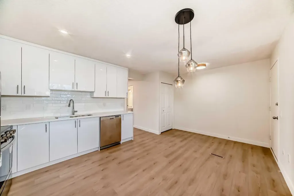 1515 Falconridge Drive NE Calgary AB T3J 1J8