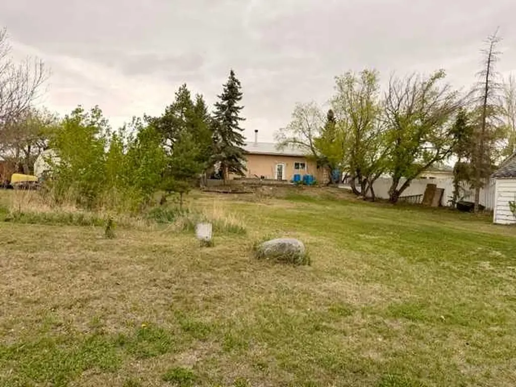 5116 48 Street Hardisty AB T0B 1V0