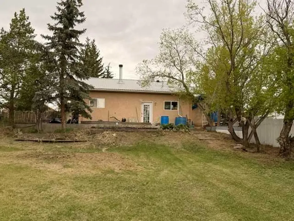 5116 48 Street Hardisty AB T0B 1V0