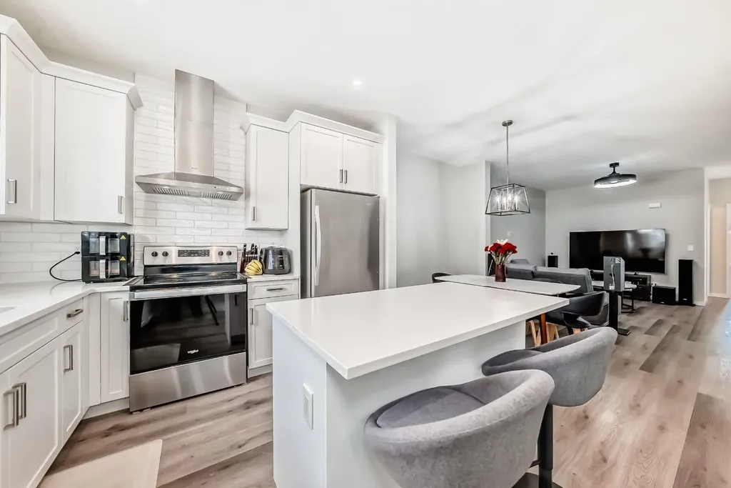 276 Belmont Boulevard SW Calgary AB T2X4W6