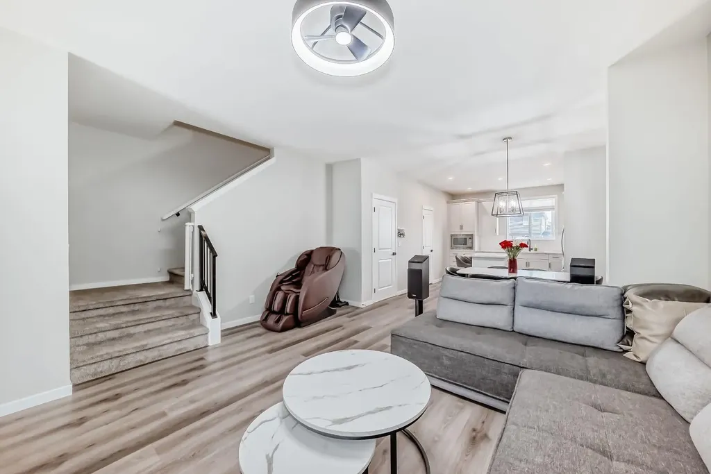 276 Belmont Boulevard SW Calgary AB T2X4W6