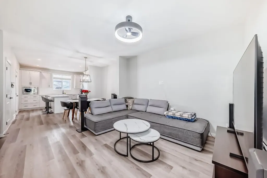 276 Belmont Boulevard SW Calgary AB T2X4W6