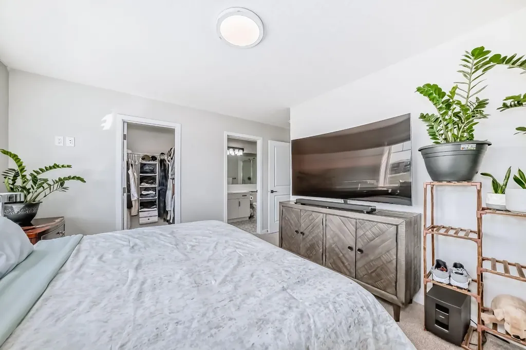 276 Belmont Boulevard SW Calgary AB T2X4W6