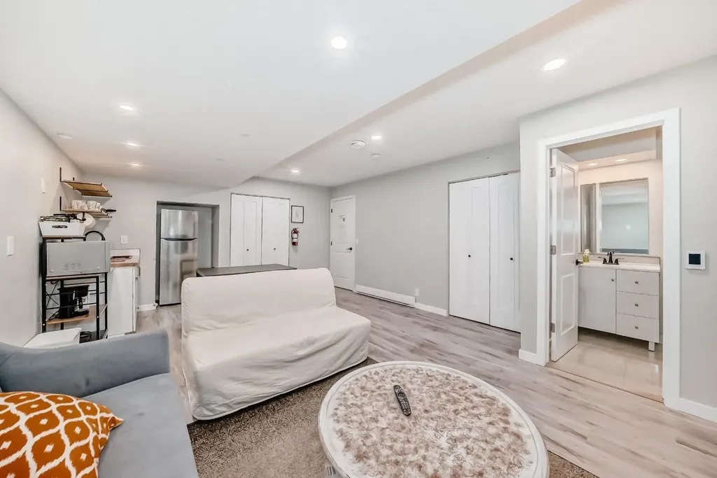 276 Belmont Boulevard SW Calgary AB T2X4W6