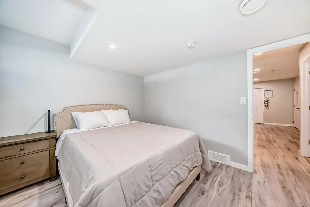 276 Belmont Boulevard SW Calgary AB T2X4W6