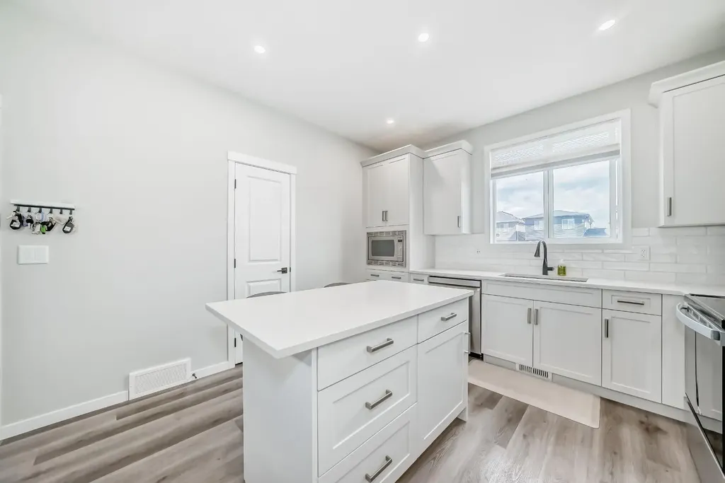 276 Belmont Boulevard SW Calgary AB T2X4W6