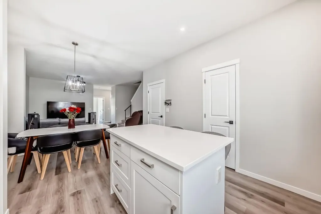 276 Belmont Boulevard SW Calgary AB T2X4W6