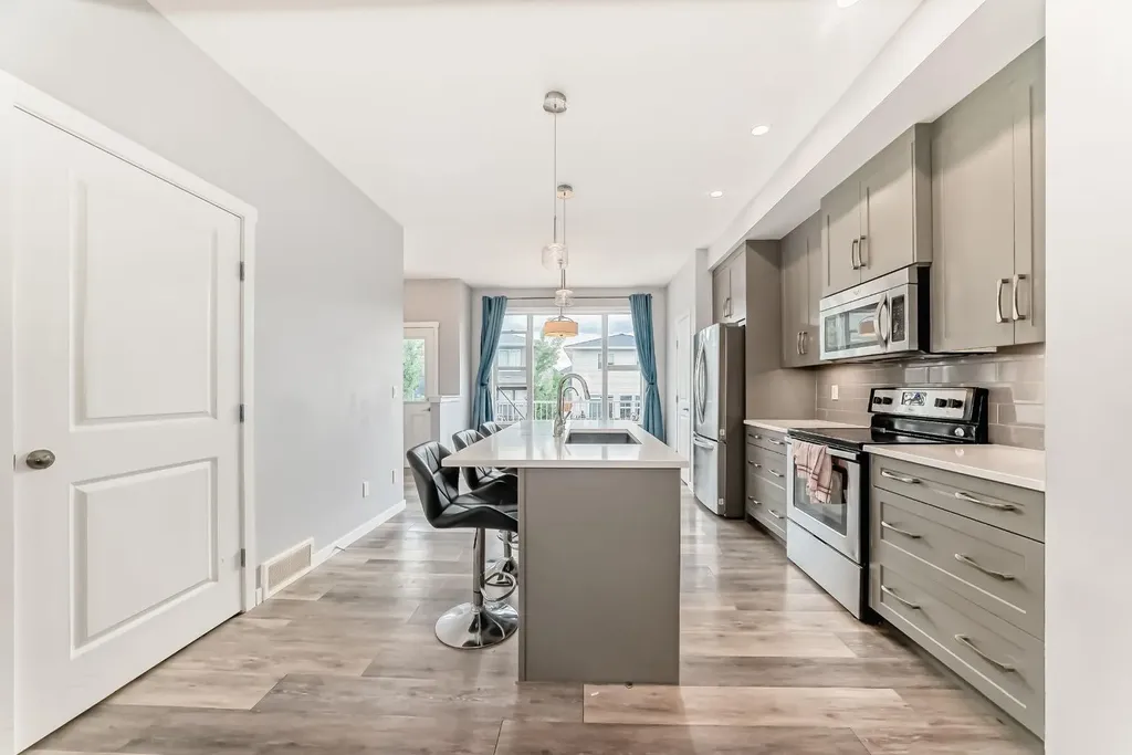 1834 Baywater Drive SW Airdrie AB T4B0B3