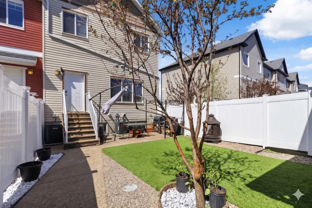 300 Sparrow Hawk Drive Fort Mcmurray AB T9K0Y6
