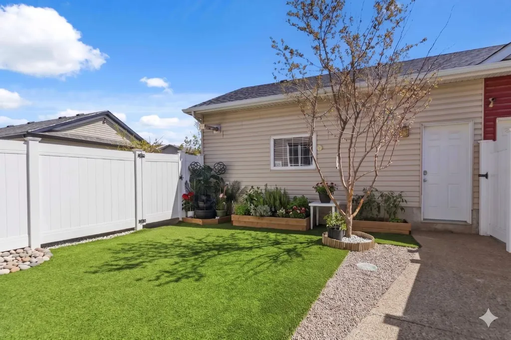 300 Sparrow Hawk Drive Fort Mcmurray AB T9K0Y6