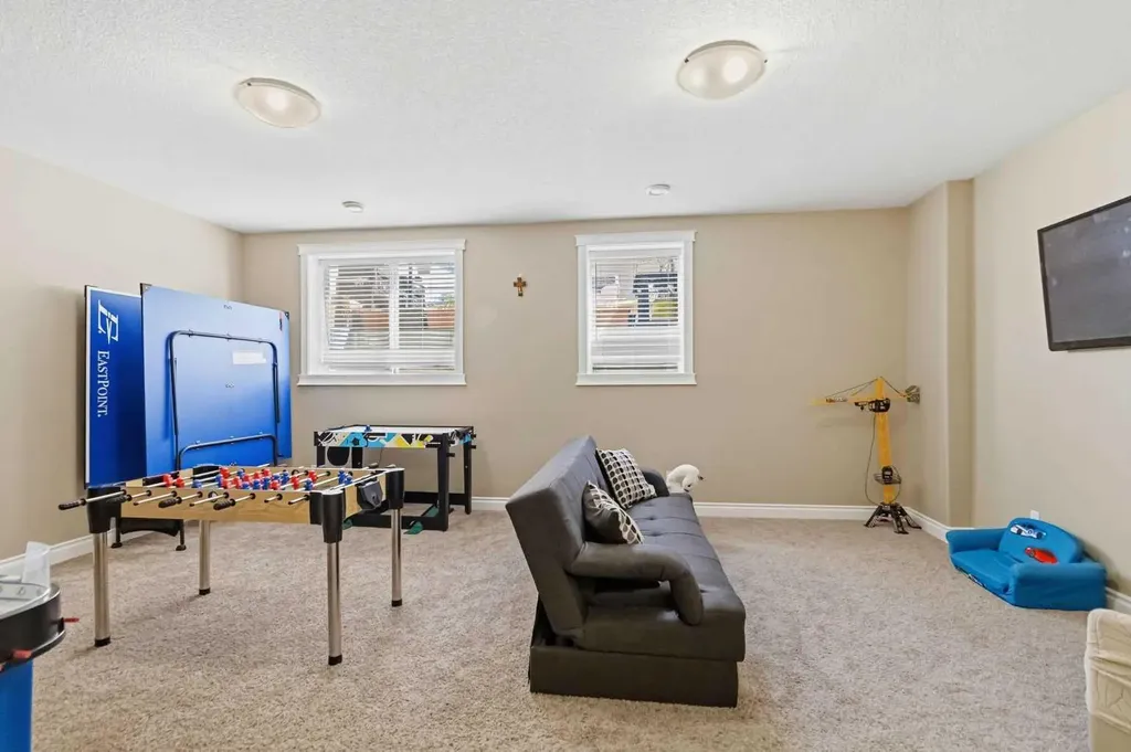 300 Sparrow Hawk Drive Fort Mcmurray AB T9K0Y6