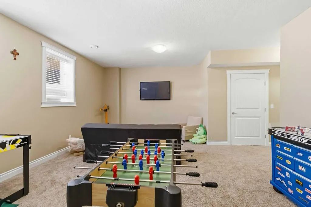 300 Sparrow Hawk Drive Fort Mcmurray AB T9K0Y6