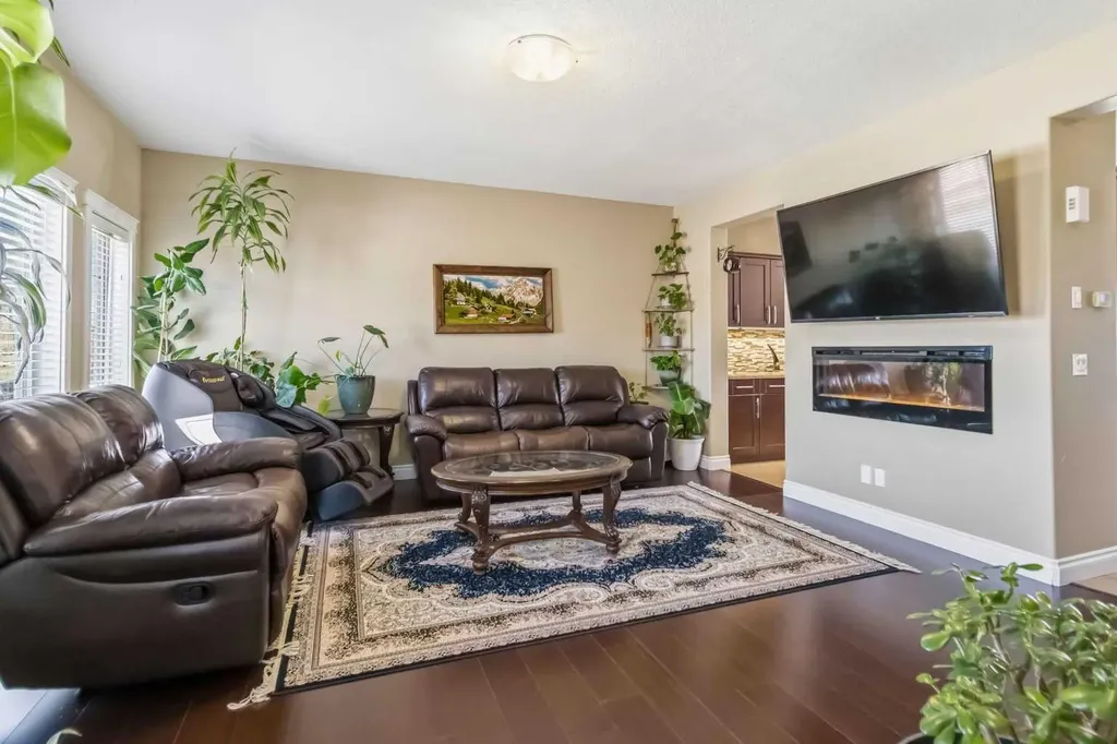 300 Sparrow Hawk Drive Fort Mcmurray AB T9K0Y6