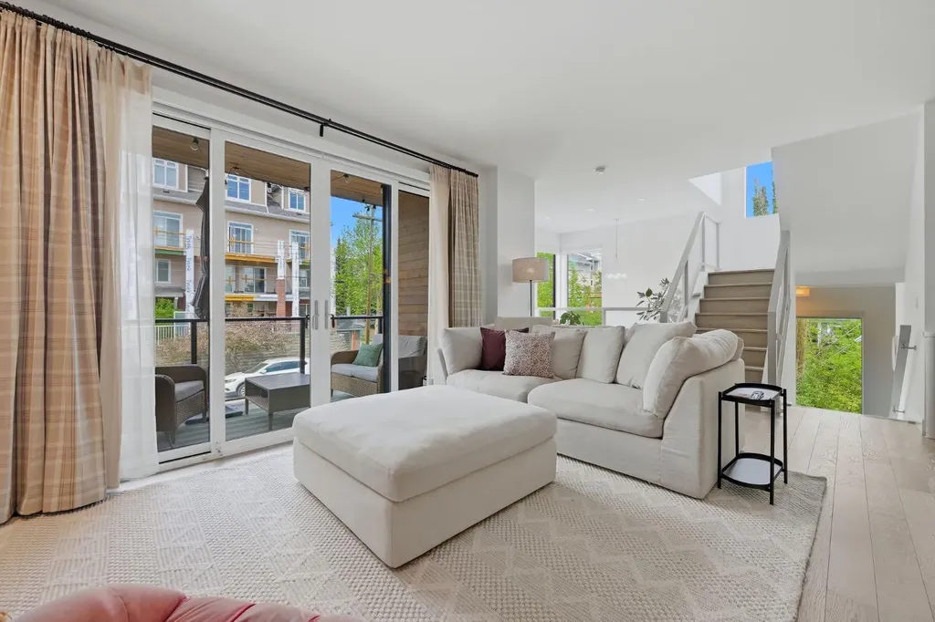 3620 17 Street SW Calgary AB T2T6X5
