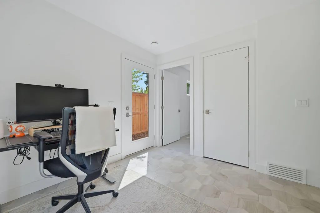 3620 17 Street SW Calgary AB T2T6X5
