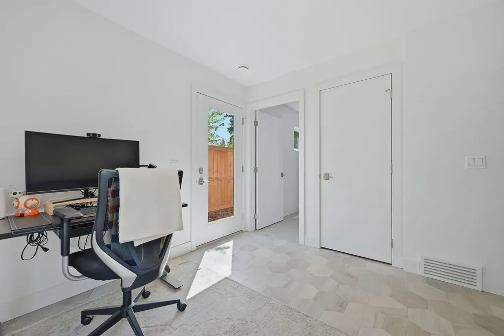 3620 17 Street SW Calgary AB T2T6X5