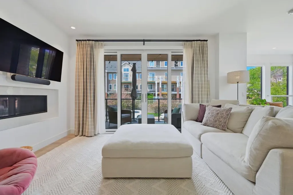 3620 17 Street SW Calgary AB T2T6X5