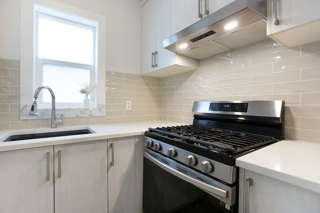 37 Savanna Heath NE Calgary AB T3J2H5