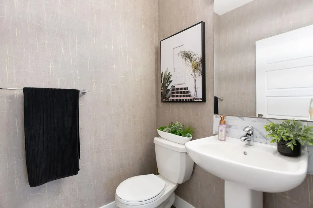 37 Savanna Heath NE Calgary AB T3J2H5
