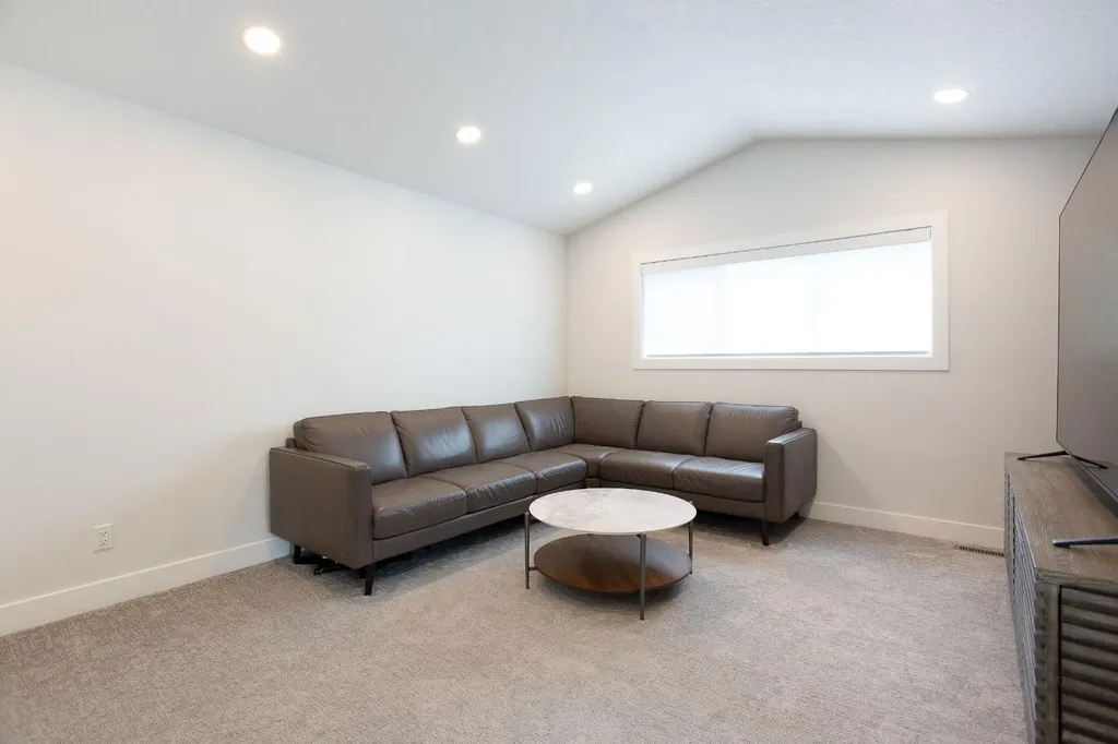 37 Savanna Heath NE Calgary AB T3J2H5