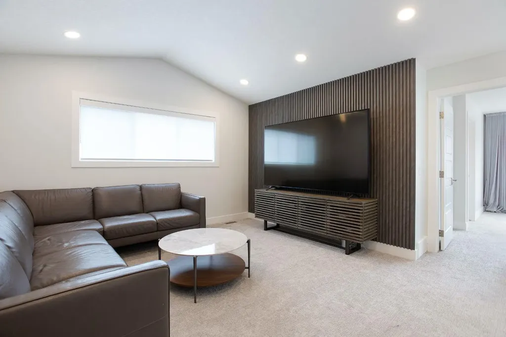 37 Savanna Heath NE Calgary AB T3J2H5