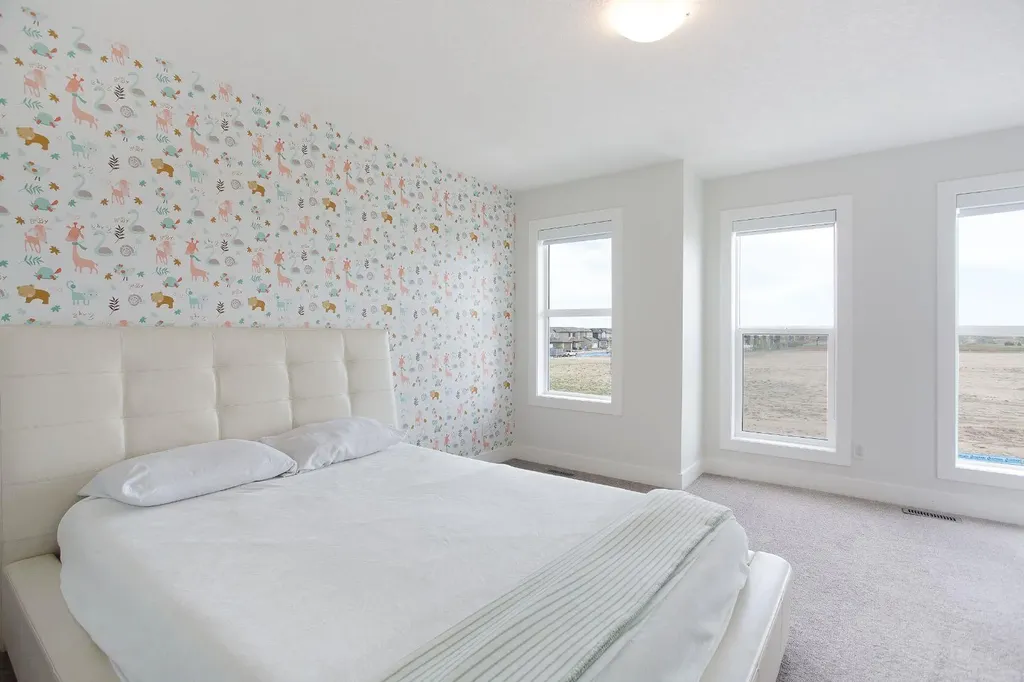 37 Savanna Heath NE Calgary AB T3J2H5