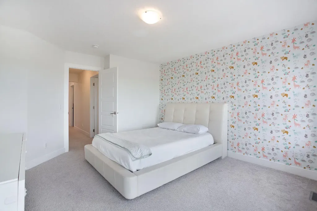 37 Savanna Heath NE Calgary AB T3J2H5