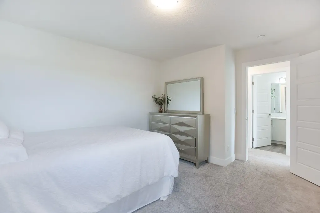37 Savanna Heath NE Calgary AB T3J2H5