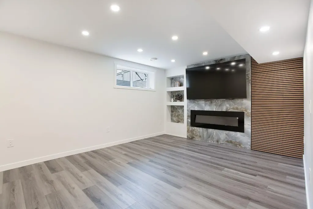 37 Savanna Heath NE Calgary AB T3J2H5