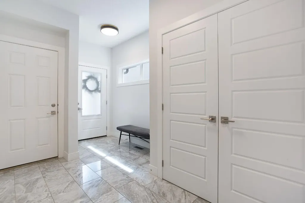 37 Savanna Heath NE Calgary AB T3J2H5