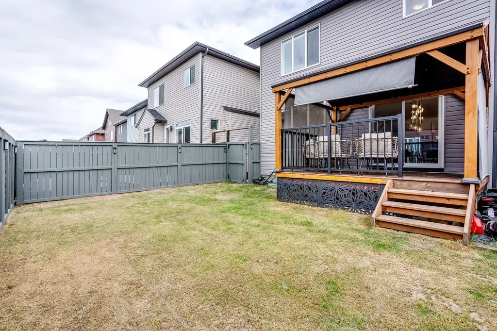 37 Savanna Heath NE Calgary AB T3J2H5