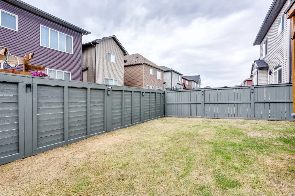 37 Savanna Heath NE Calgary AB T3J2H5