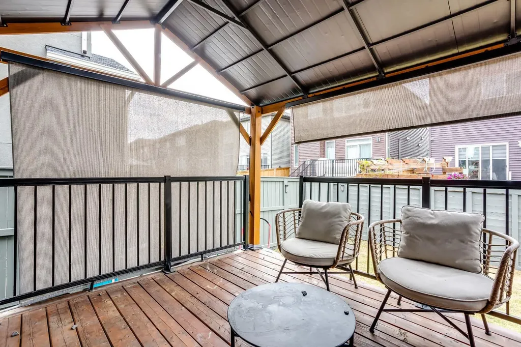 37 Savanna Heath NE Calgary AB T3J2H5