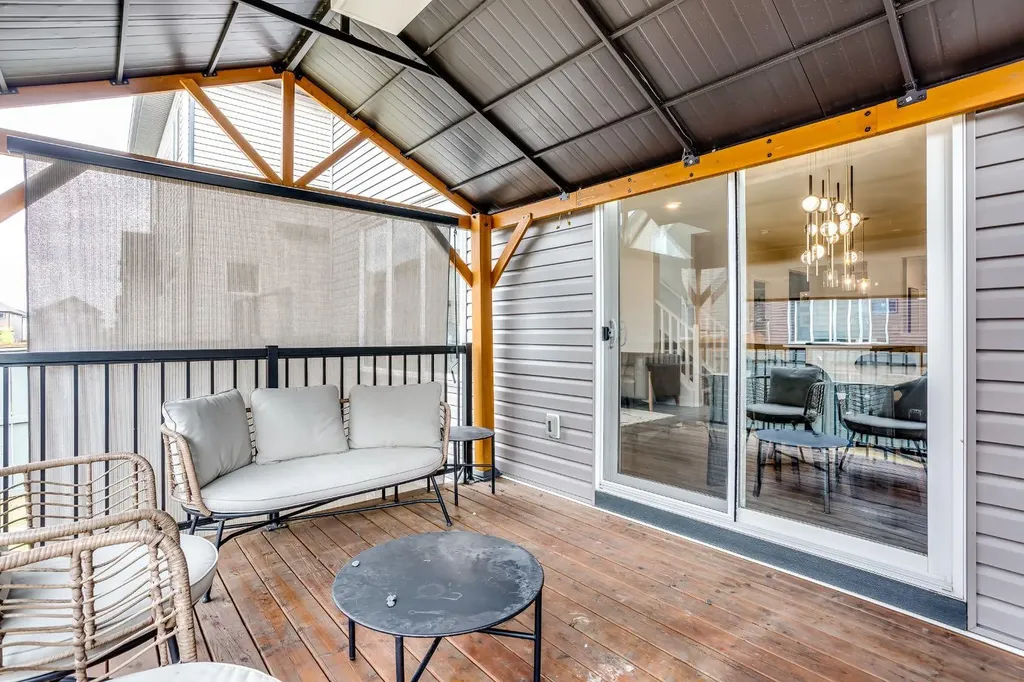 37 Savanna Heath NE Calgary AB T3J2H5