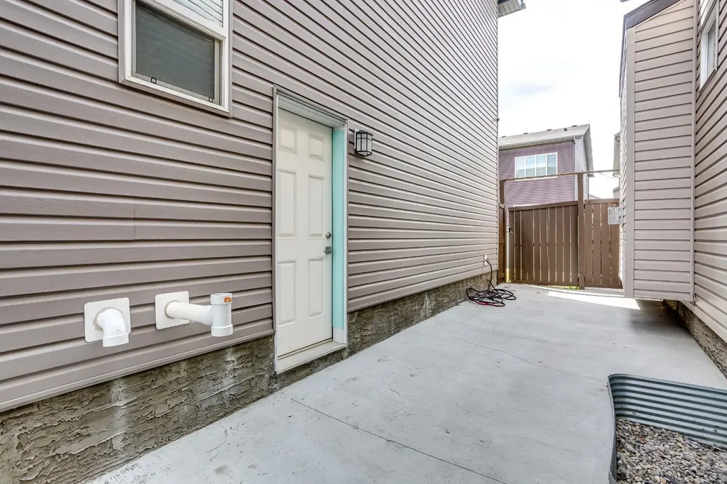 37 Savanna Heath NE Calgary AB T3J2H5