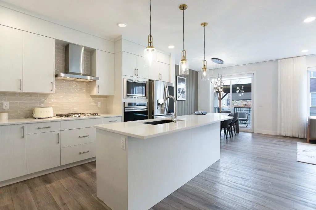 37 Savanna Heath NE Calgary AB T3J2H5