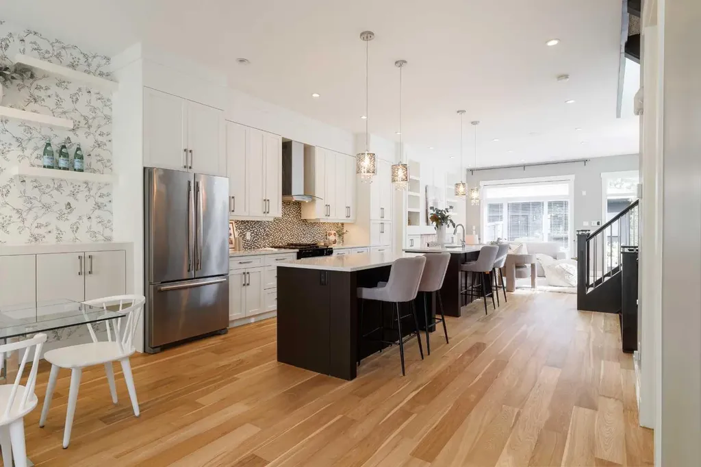 423 23 Avenue NW Calgary AB T2M1S4