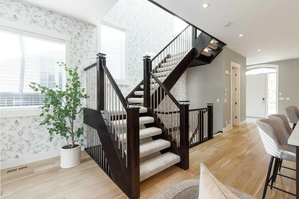 423 23 Avenue NW Calgary AB T2M1S4
