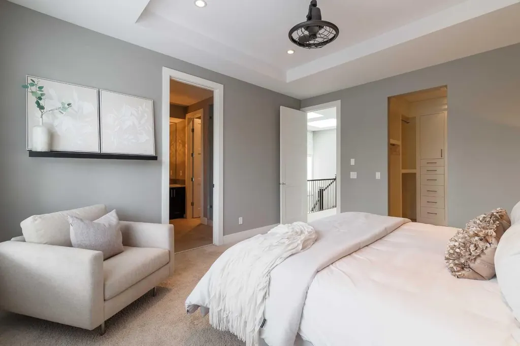 423 23 Avenue NW Calgary AB T2M1S4