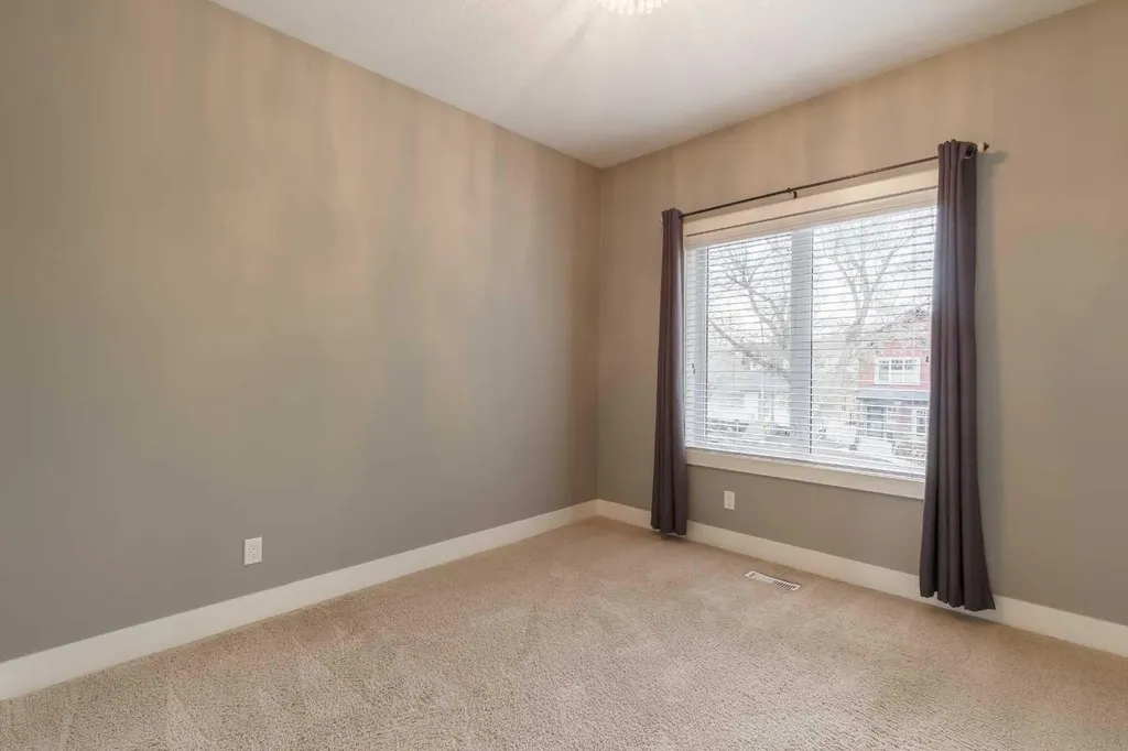423 23 Avenue NW Calgary AB T2M1S4