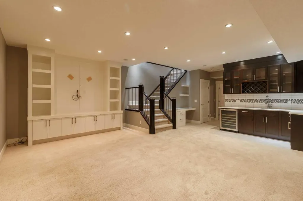 423 23 Avenue NW Calgary AB T2M1S4