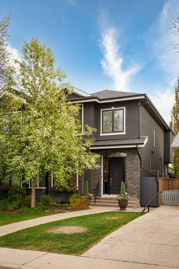 423 23 Avenue NW Calgary AB T2M1S4