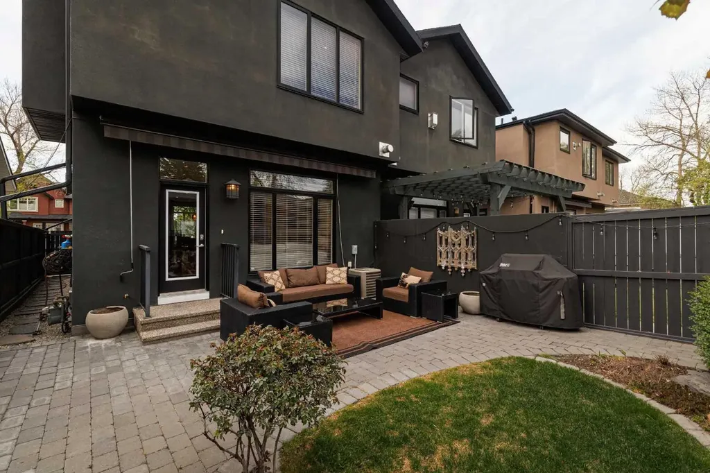 423 23 Avenue NW Calgary AB T2M1S4