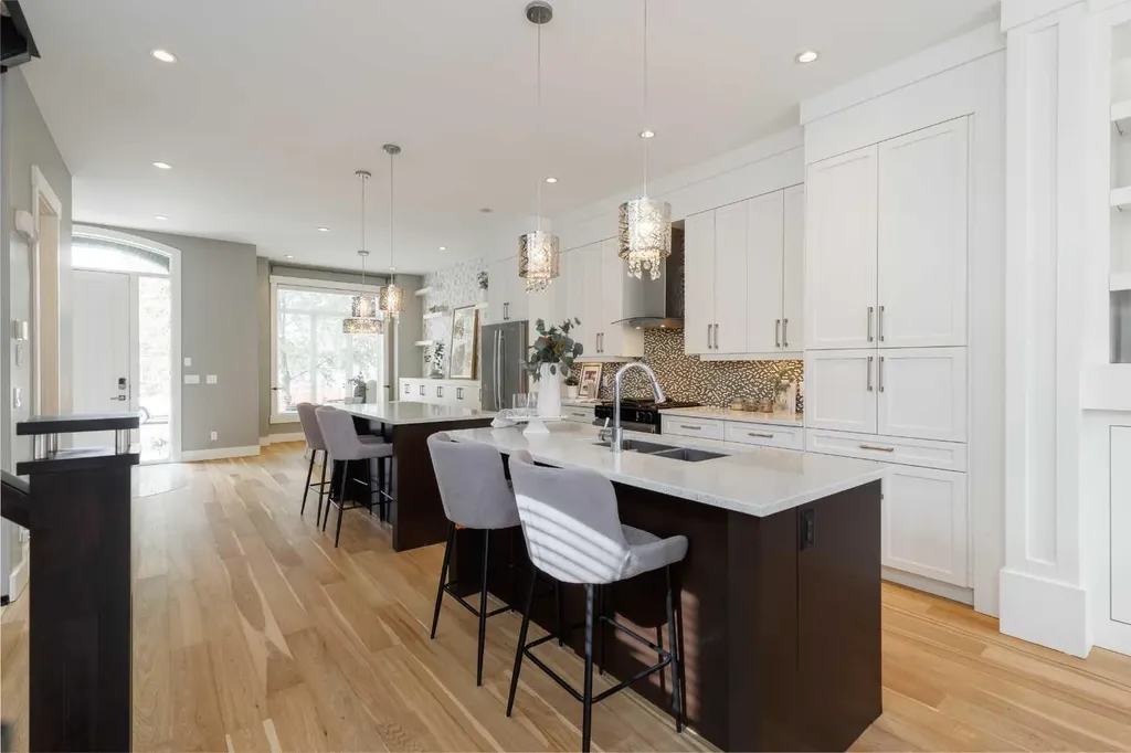 423 23 Avenue NW Calgary AB T2M1S4