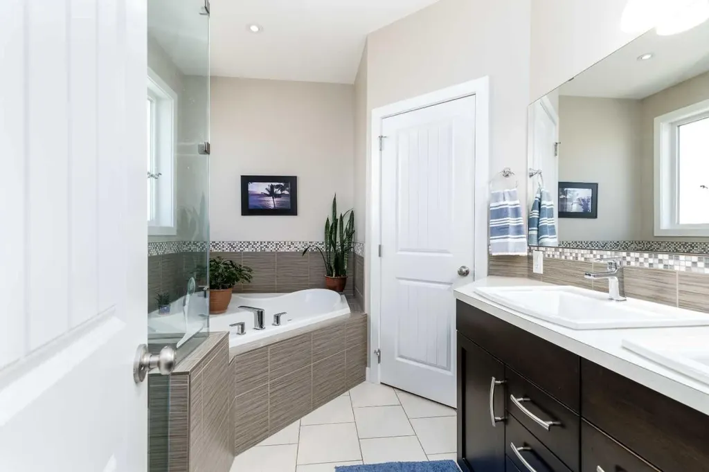 39 Thompson Crescent Red Deer AB T4P 0R9