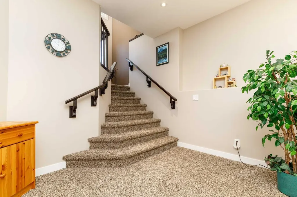39 Thompson Crescent Red Deer AB T4P 0R9